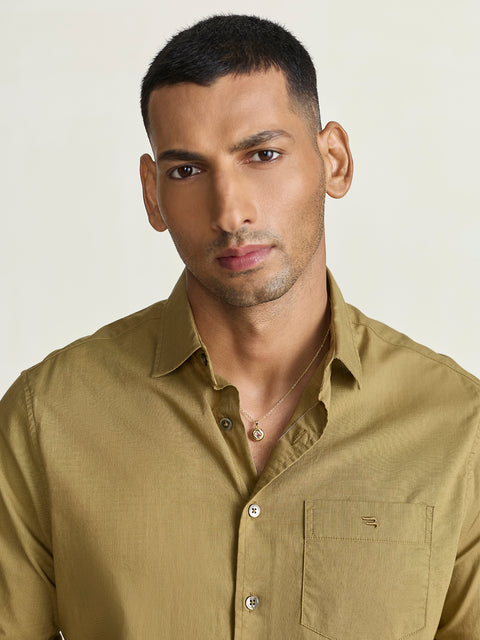 Slub Solid Tailored Fit Shirt
