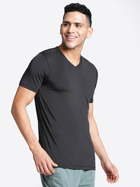 Black V Neck Solid T-shirt - T-Shirt - 230200068