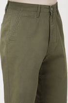 OLIVE REGULAR FIT SHORTS - Shorts - 251050021
